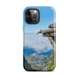 Coque iPhone® (Homme au bord d'une falaise) Home Travel World Store