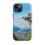 Coque iPhone® (Homme au bord d'une falaise) Home Travel World Store