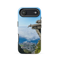 Coque iPhone® (Homme au bord d'une falaise) Home Travel World Store