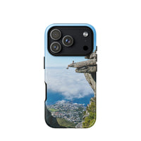 Coque iPhone® (Homme au bord d'une falaise) Home Travel World Store