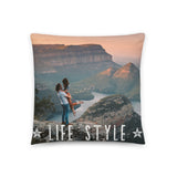Coussin Life style ( Aventuriers, et coucher de soleil dans les montagnes ) Home Travel World Store