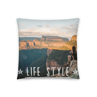 Coussin Life style ( Aventuriers, et coucher de soleil dans les montagnes ) Home Travel World Store