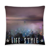Coussin Life Style ( Ville dans la brume et grimpeur urbain ) Home Travel World Store