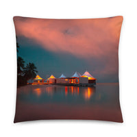 Coussin premium Maldives (Cocktail tropical et coucher de soleil sur bungalow) Home Travel World Store