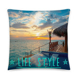 Coussin Life style ( Femme dans un Bungalow de Luxe, Tropic ) Home Travel World Store