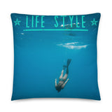Coussin Life style ( Femme plongeuse dans les caraïbes ) Home Travel World Store