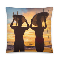 Coussin premium (Couple de Surfer) Home Travel World Store